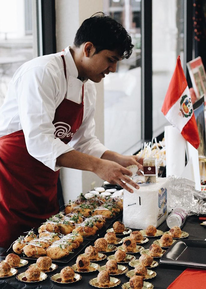 Peruvian Chef Brandon Castillo owner of Chewinghappiness cooking