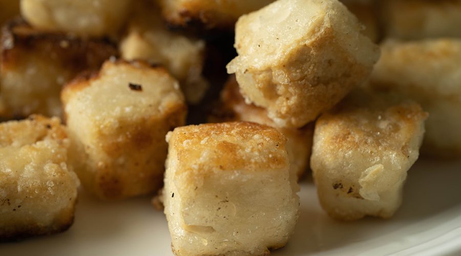 cooked tofu for the Lomo Saltado vegano