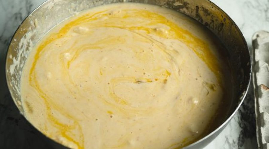 mezcla de budin lista para hornear en bano maria - budin batter ready to bake in water bath